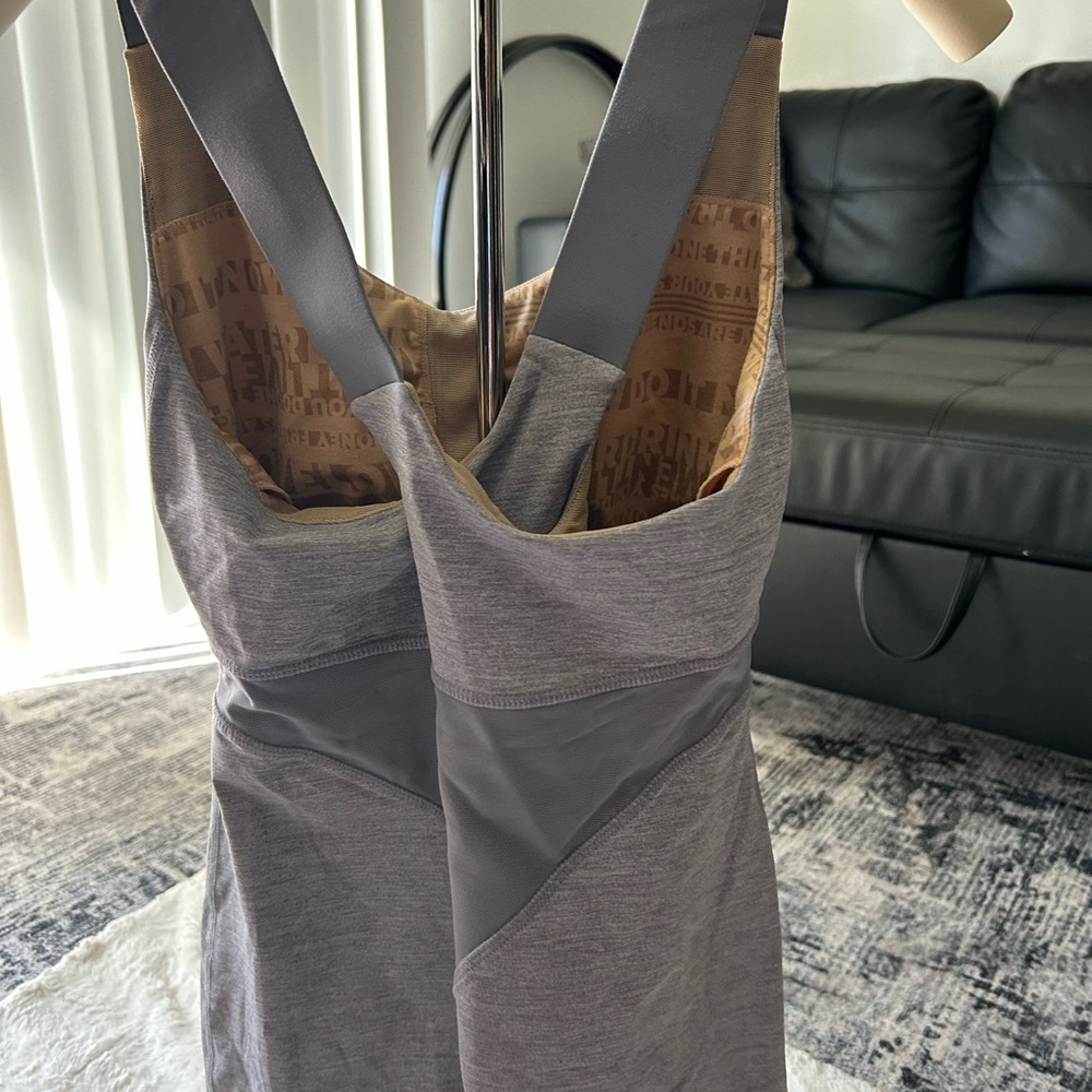 Lululemon Women’s Gray Scoop Neck Tank Top - Picture 2 of 3